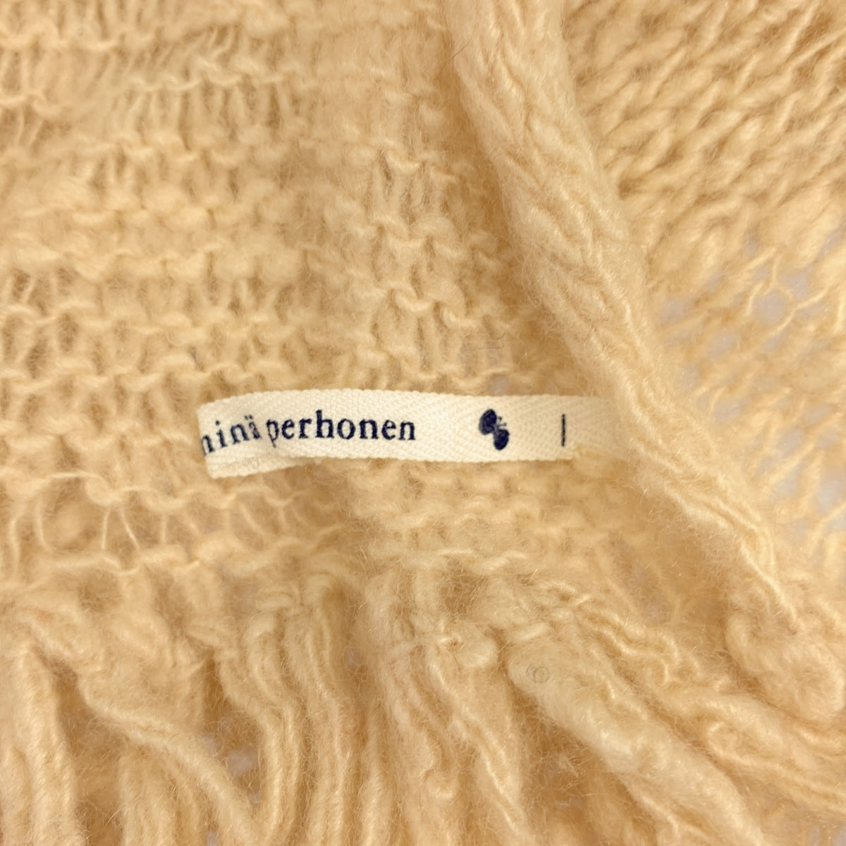 mina perhonen / 미나페르호넨 | fluffy 로우 게이지 프린지 머플러 | 베이지