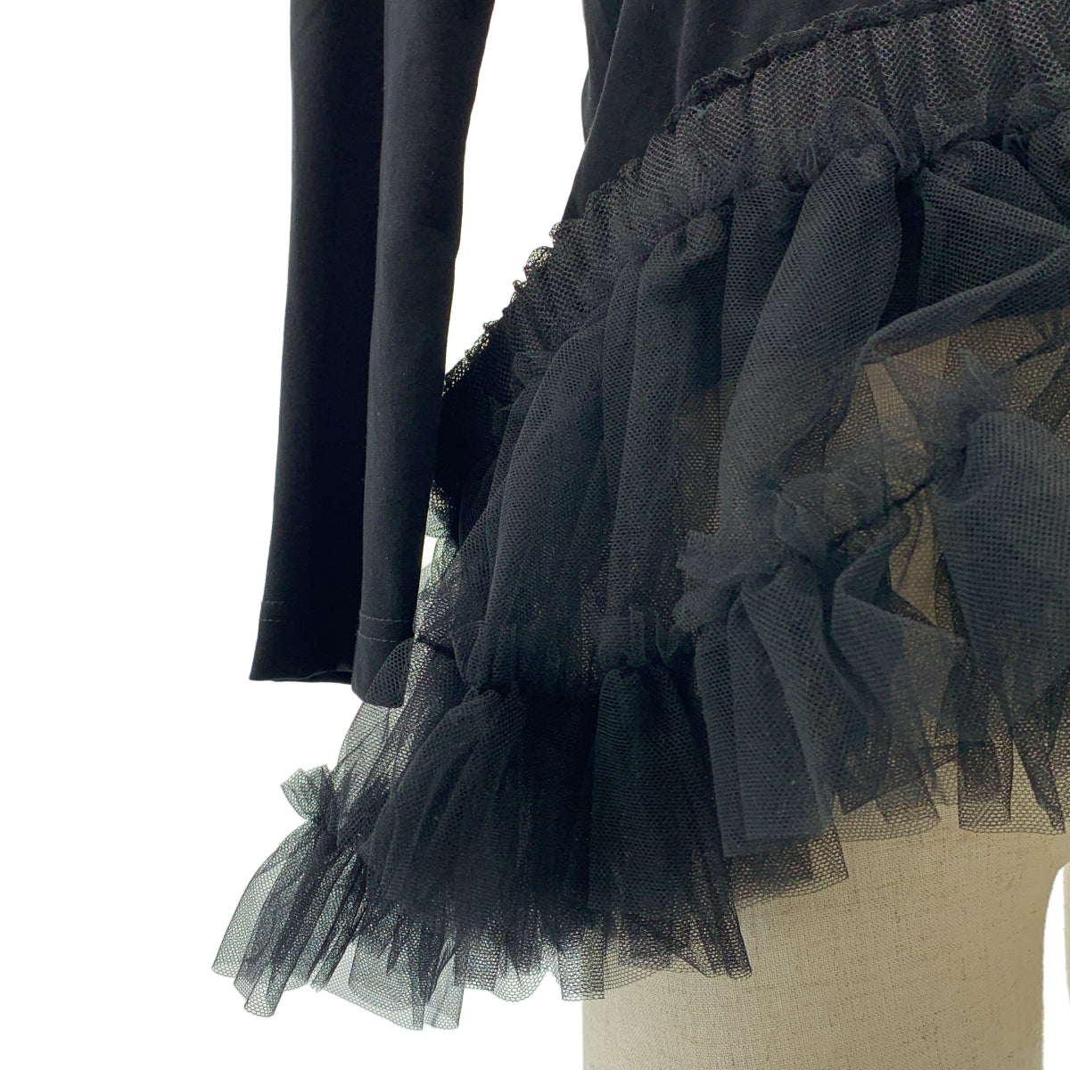 noir kei ninomiya / 느와르 케이니노미야 | 2025SS | 튤 프릴 도킹 크루넥 컷소우 | M | 여성