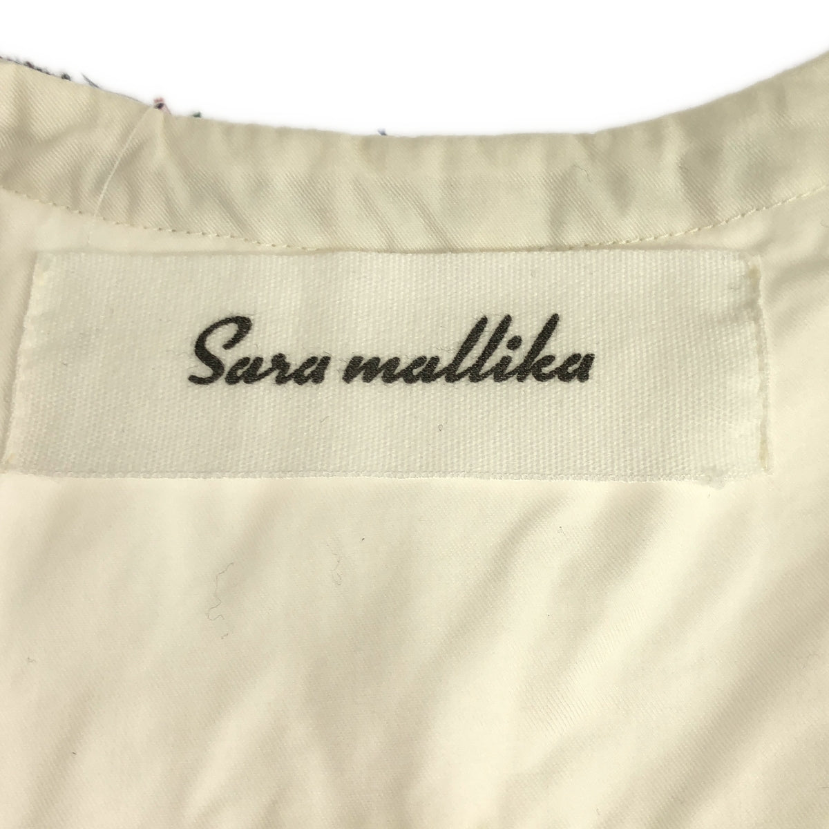 sara mallika / 사라 마리카 | EMBROIDERY GOWN 엠브로이드 롱 가운 | 화이트 | 여성