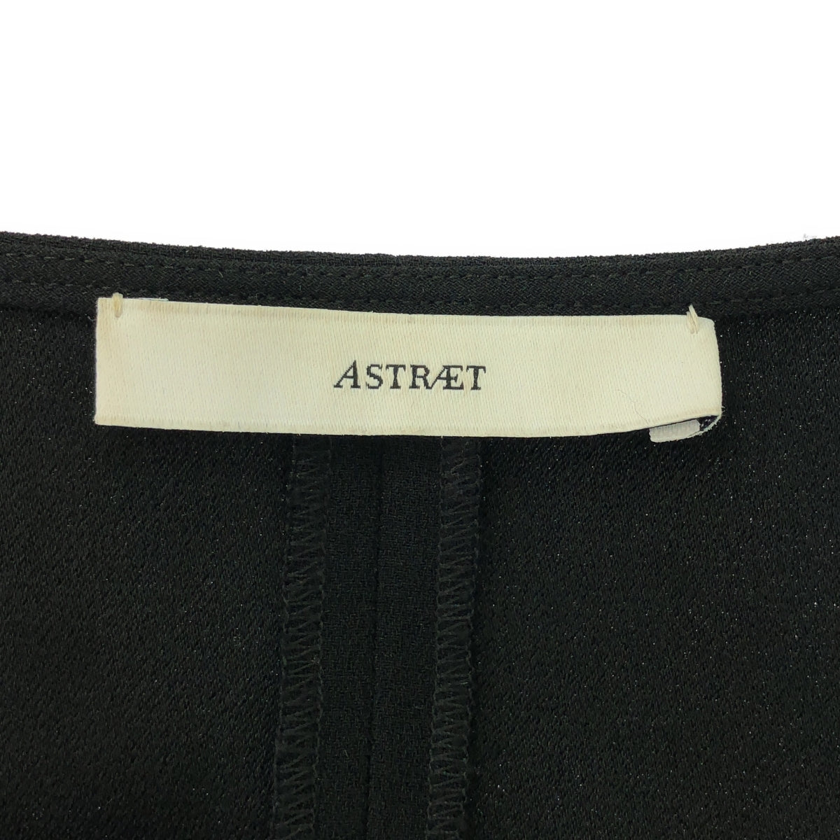 ASTRAET / アストラット | Vネックサイドフレアーノースリーブ | ブラック | レディース