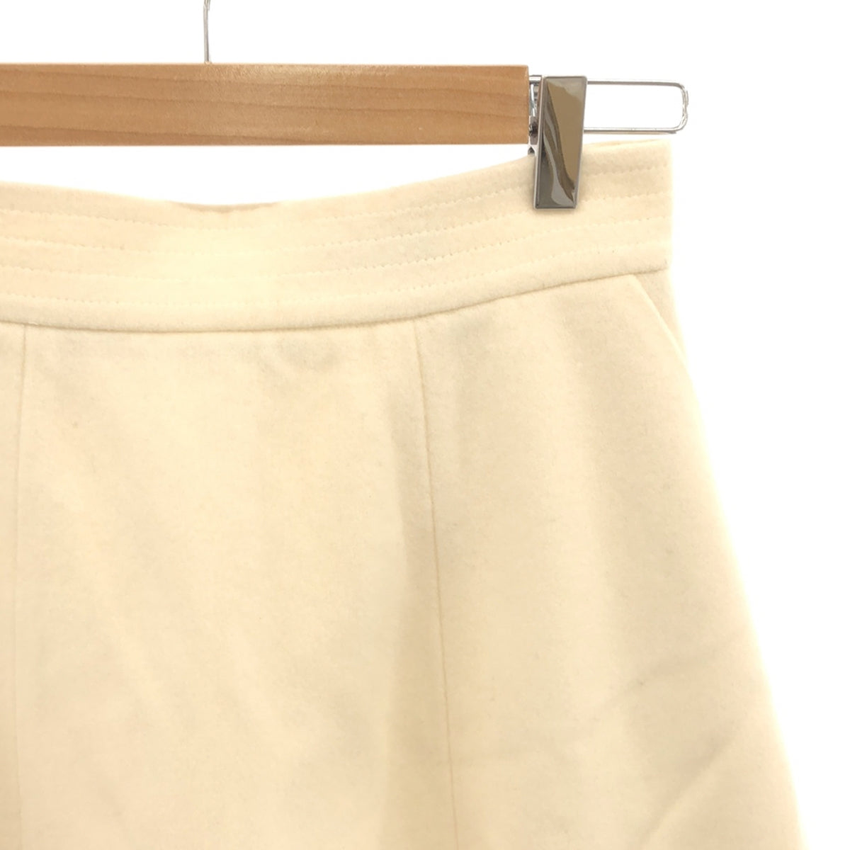 BLUE LABEL CRESTBRIDGE / 블루 라벨 크레스트 브릿지 | 울 플레어 스커트 | 38 | 화이트 | 여성