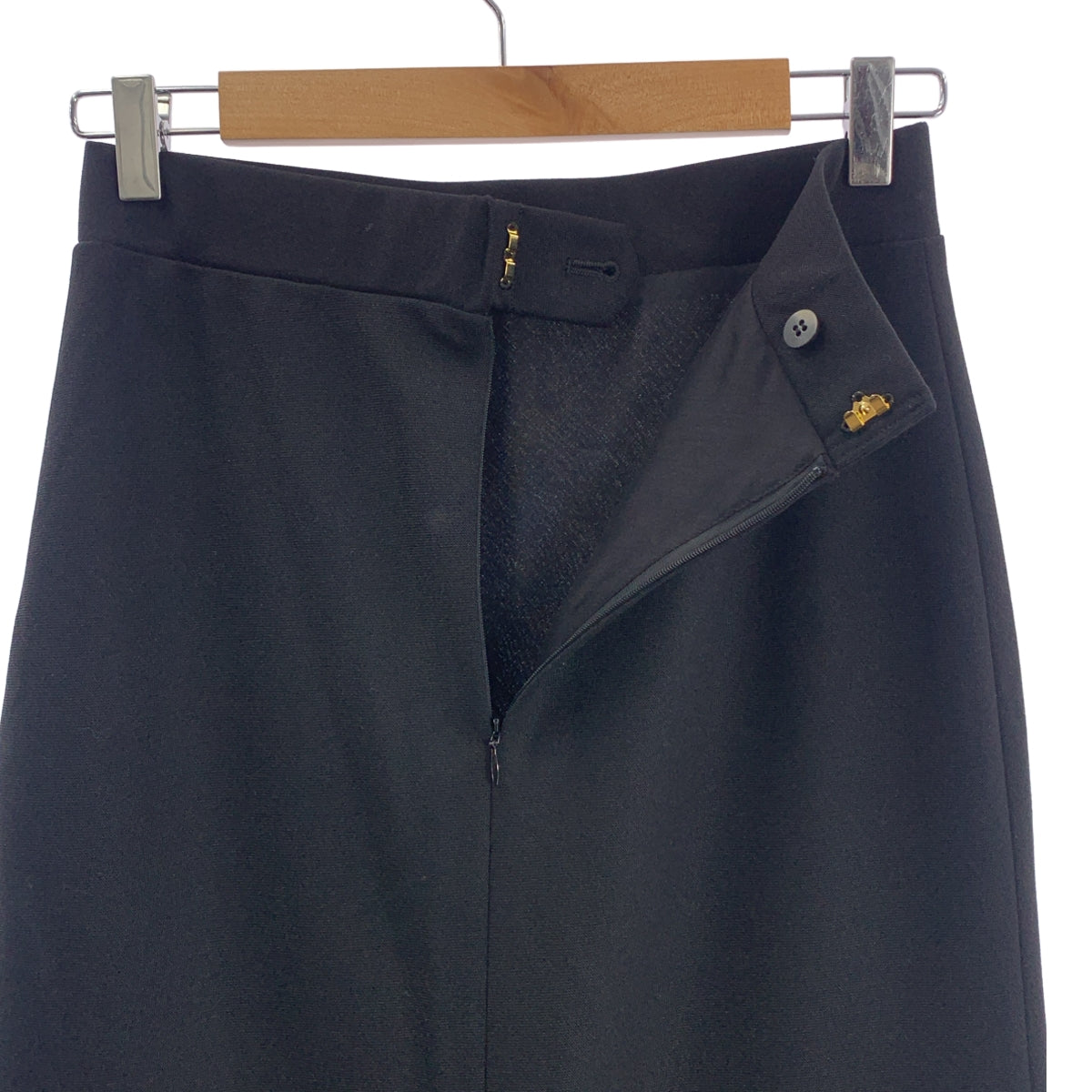 [狀況極佳] NOBLE | 2025SS | ELENI 四層羊毛斜紋裙 | 尺寸 38 | 黑色 | 女款