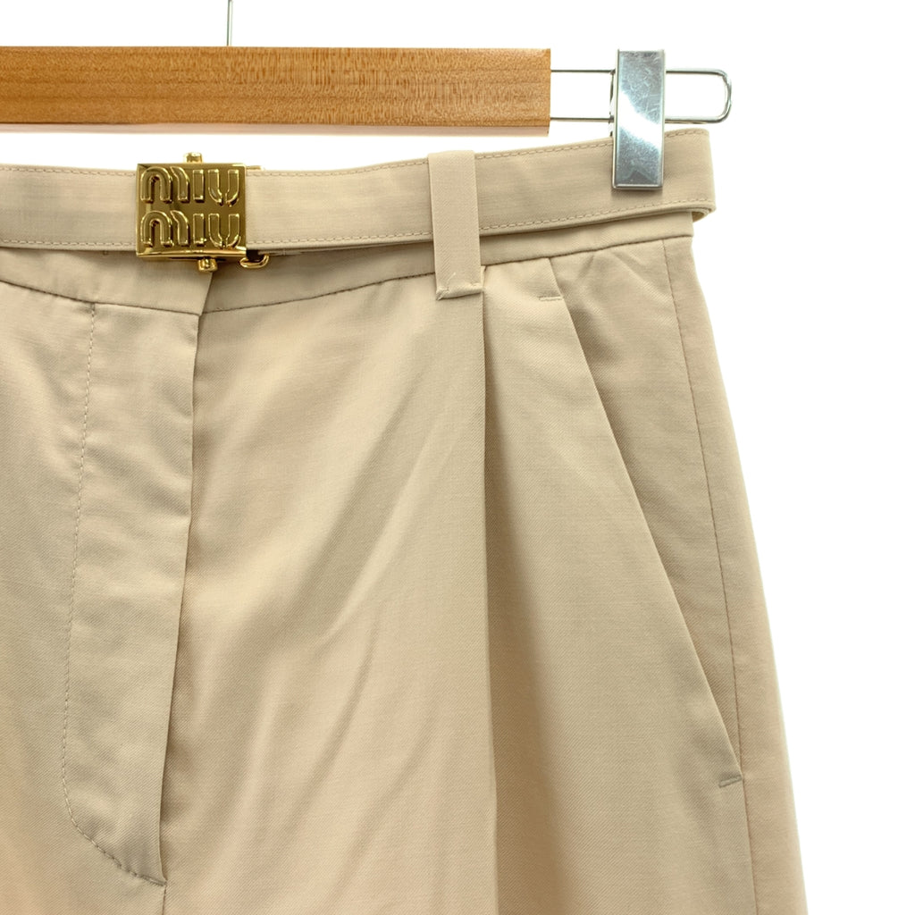 【美品】  miu miu / ミュウミュウ | 2023SS | ロゴ ベルテッド タック スラックス パンツ | 36 | ナチュラル | レディース