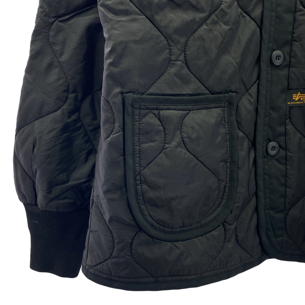 CDG by Comme des Garcons. / シーディージー コムデギャルソン | × Alpha Industries ロゴプリント キルティングジャケット | M | ブラック | メンズ