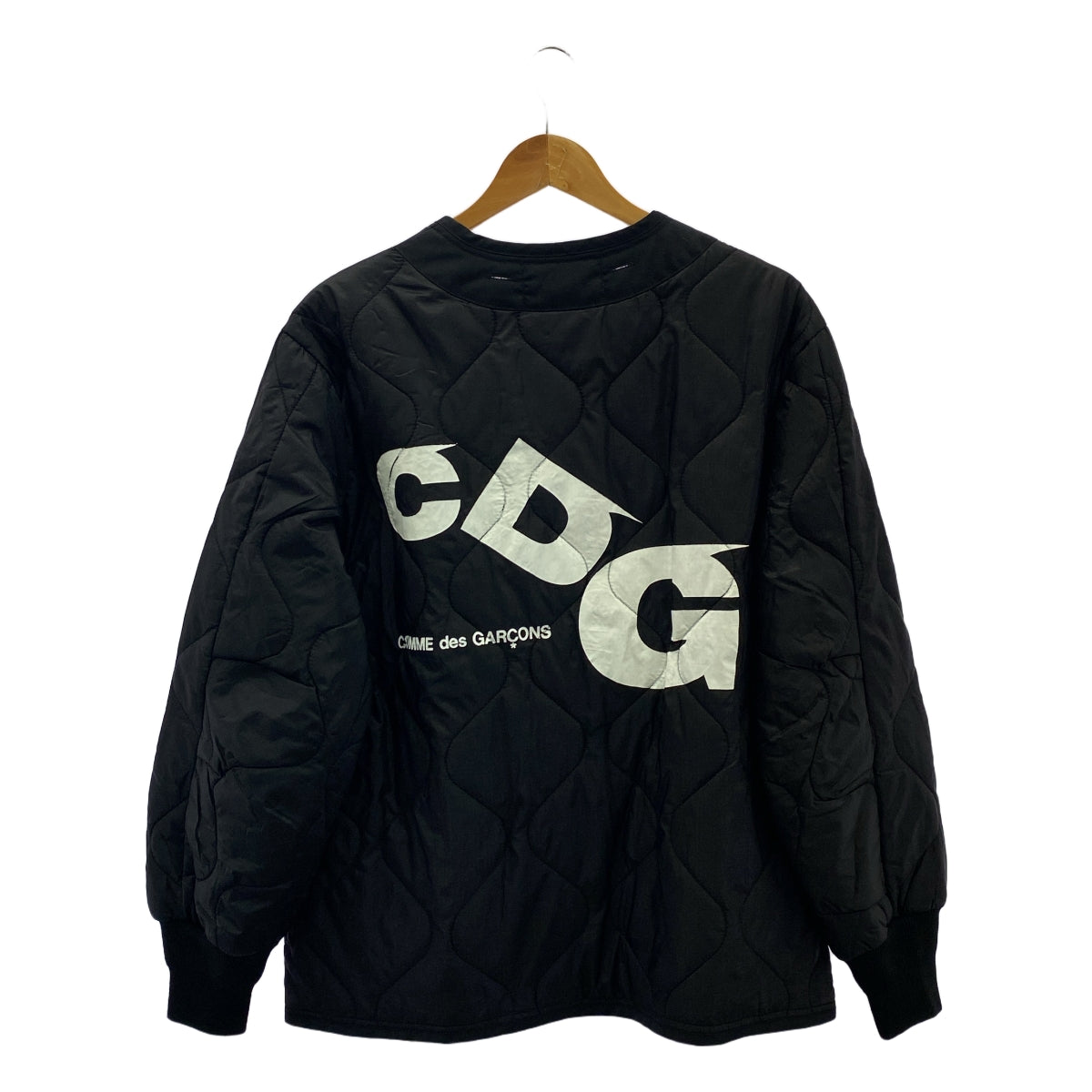 CDG by Comme des Garcons. / シーディージー コムデギャルソン | × Alpha Industries ロゴプリント キルティングジャケット | M | ブラック | メンズ
