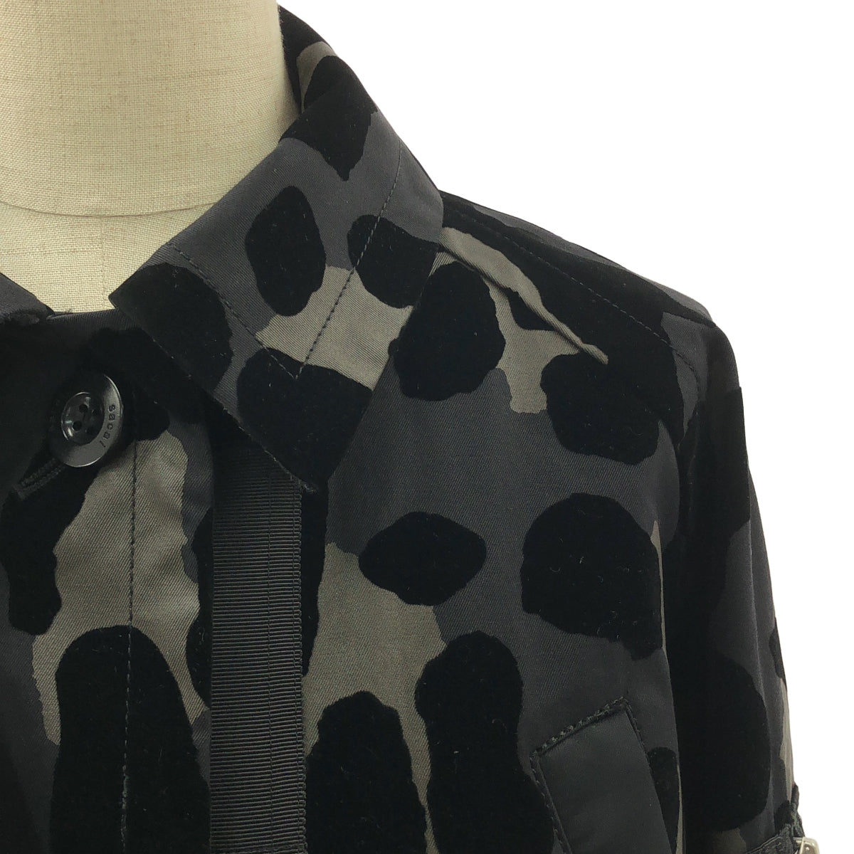 sacai / サカイ | 2022AW | 総柄 変形 ロゴジップ ドローストリング ジャケット ブルゾン | 2 | レディース