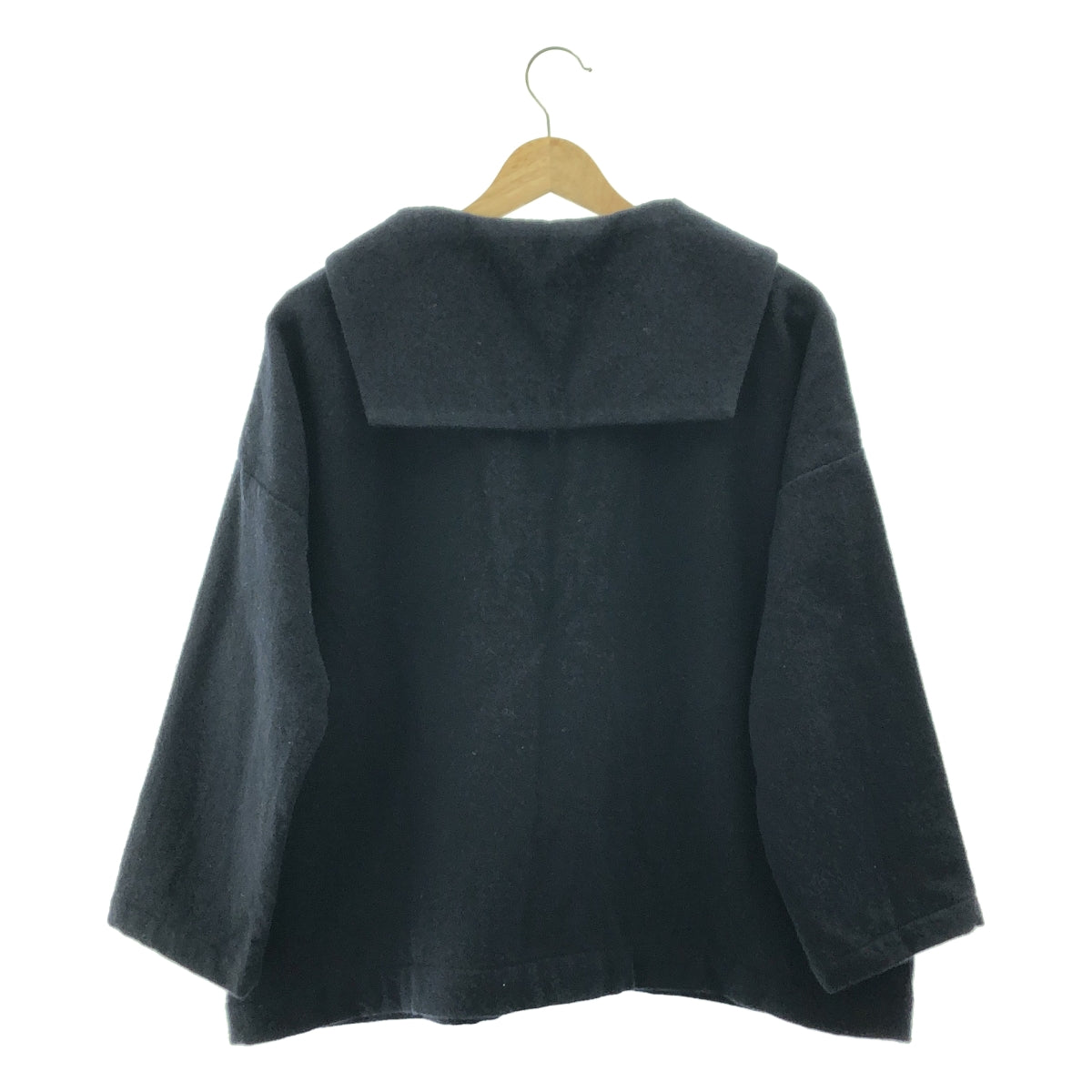 睡袍 | 羊毛水手領套頭衫 |