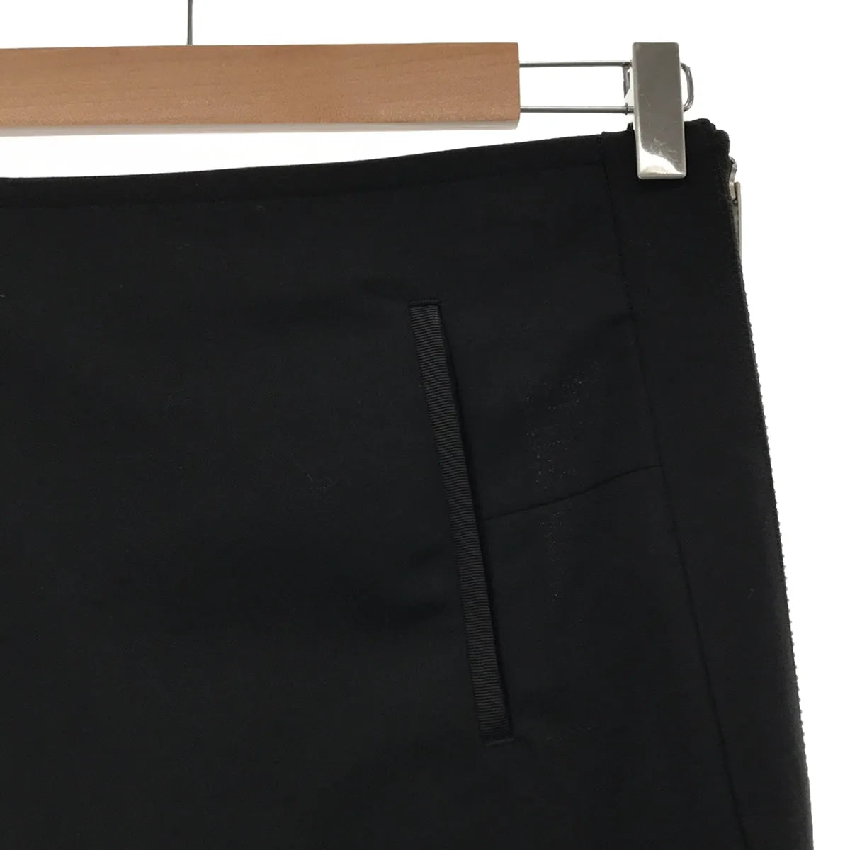 sacai / サカイ | 2023SS | MINI SKIRT WITH ASYMMETRICAL HEM スカート | 1 | ブラック | レディース