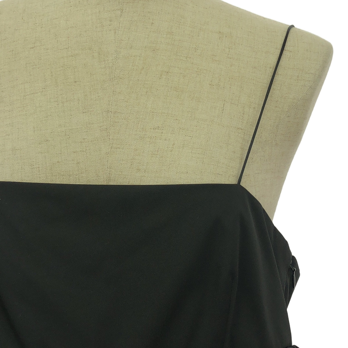 [新品] ENFOLD |記憶斜紋吊帶洋裝 |尺寸 36 |黑色 |女性的