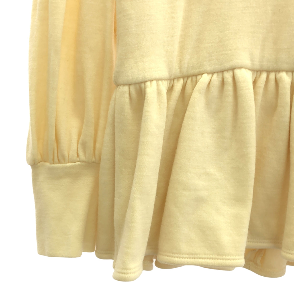 BORDERS at BALCONY / 국경 앳 발코니 | 2022AW | WEEKEND BISHOP SLEEVE TOP / 비숍 슬리브 톱 니트 | 36 | 베이지 | 여성