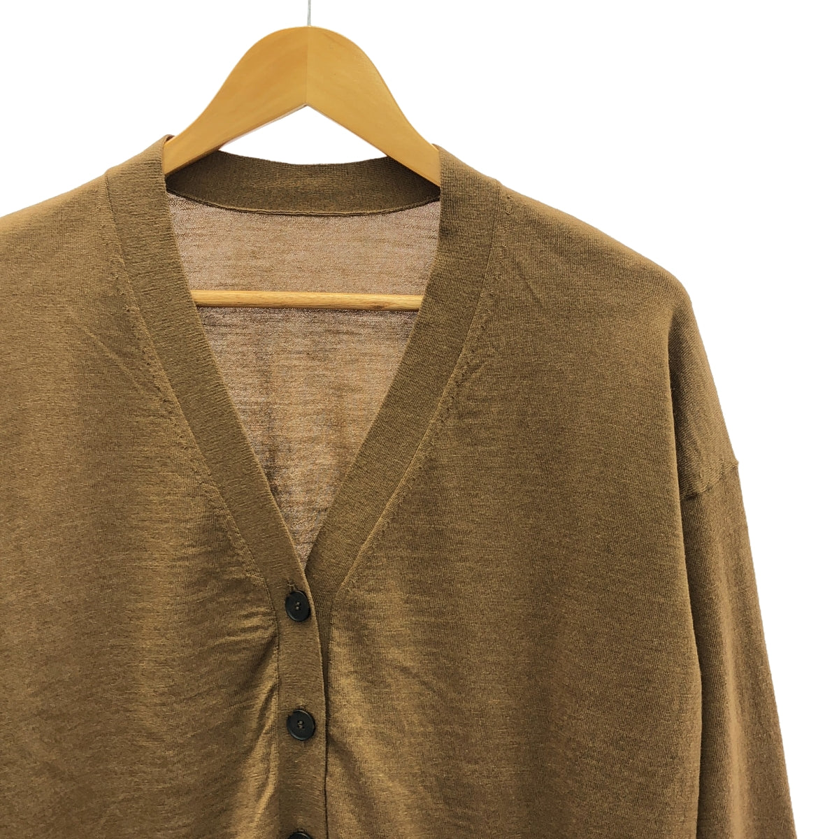 一塵不染 | 2023秋冬 | 18G V領衫 | F |駱駝 |女性的