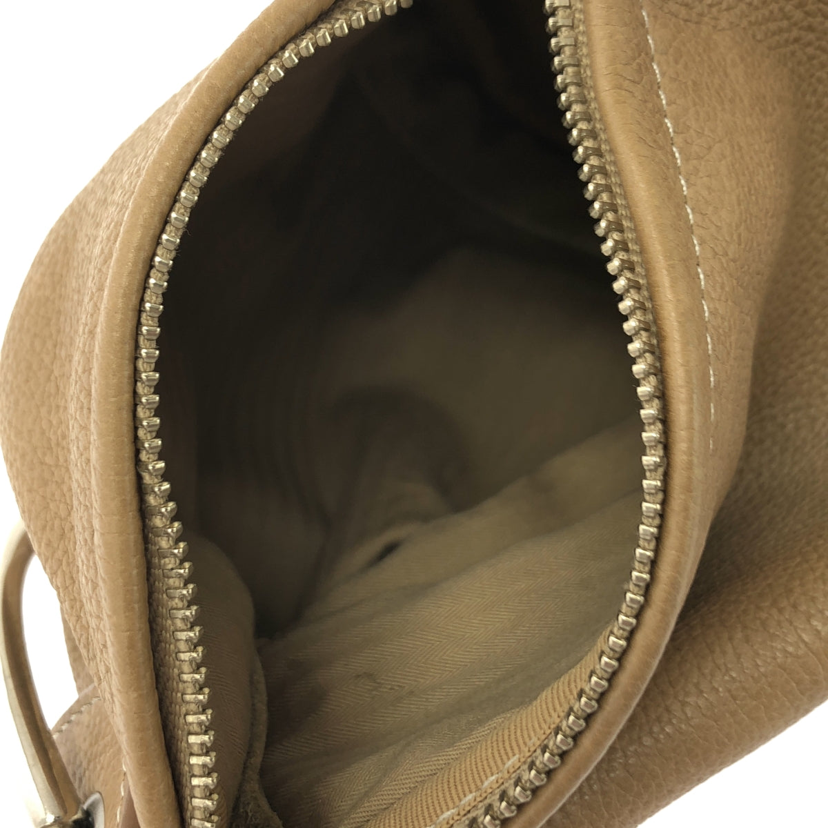 WRYHT / 輕便 | 皮革戒指手提包 |