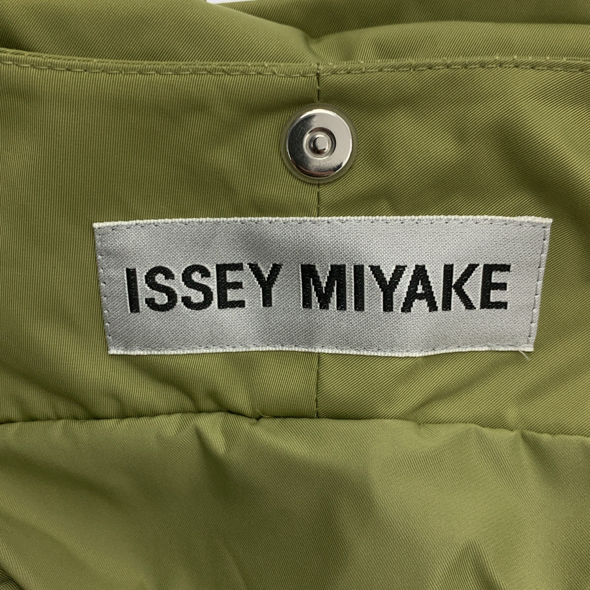 ISSEY MIYAKE / イッセイミヤケ | 撥水 ナイロン コート / パッカブル | 2 | カーキ | レディース