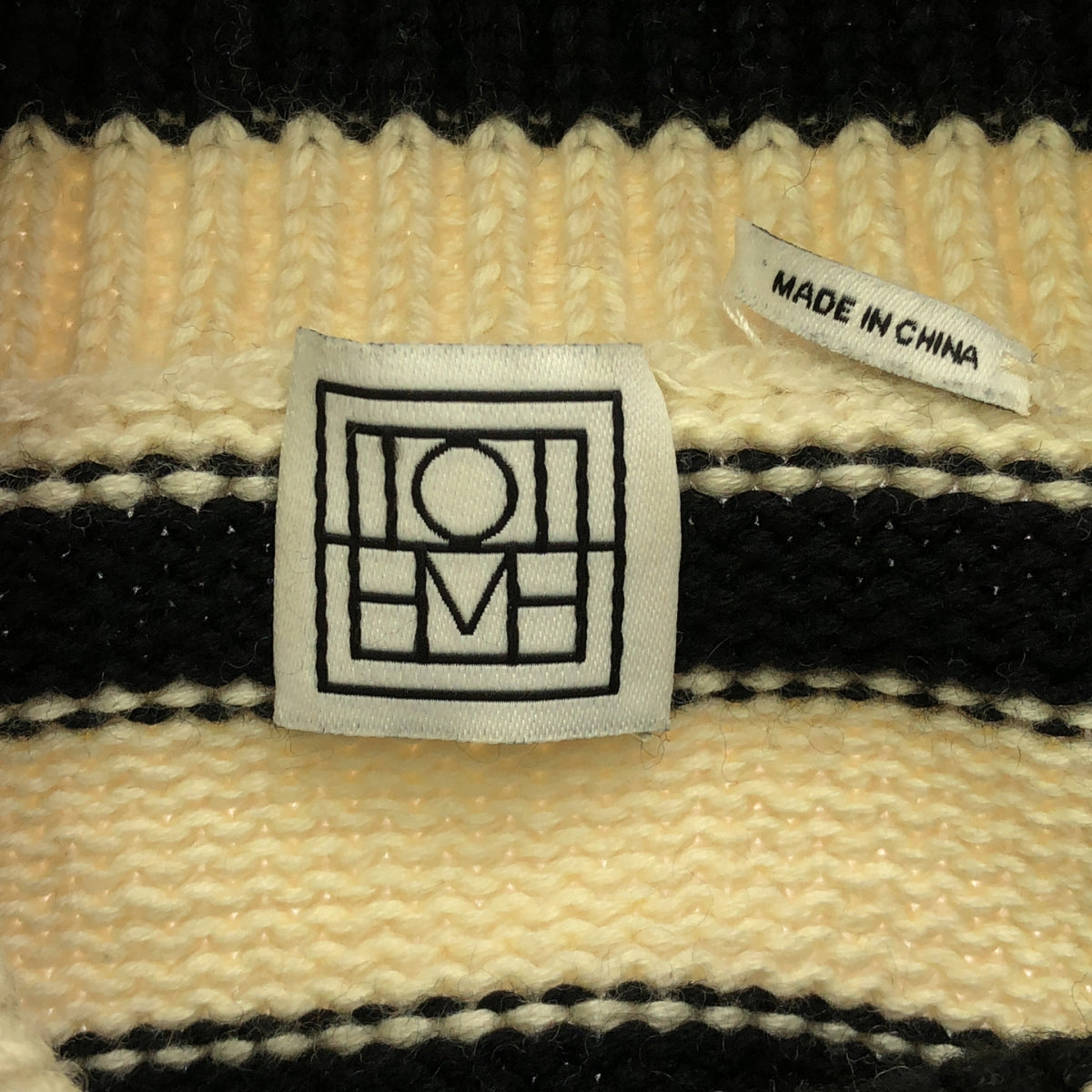 圖騰 |高領開衩針織毛衣 | M |象牙色/黑色|女性的