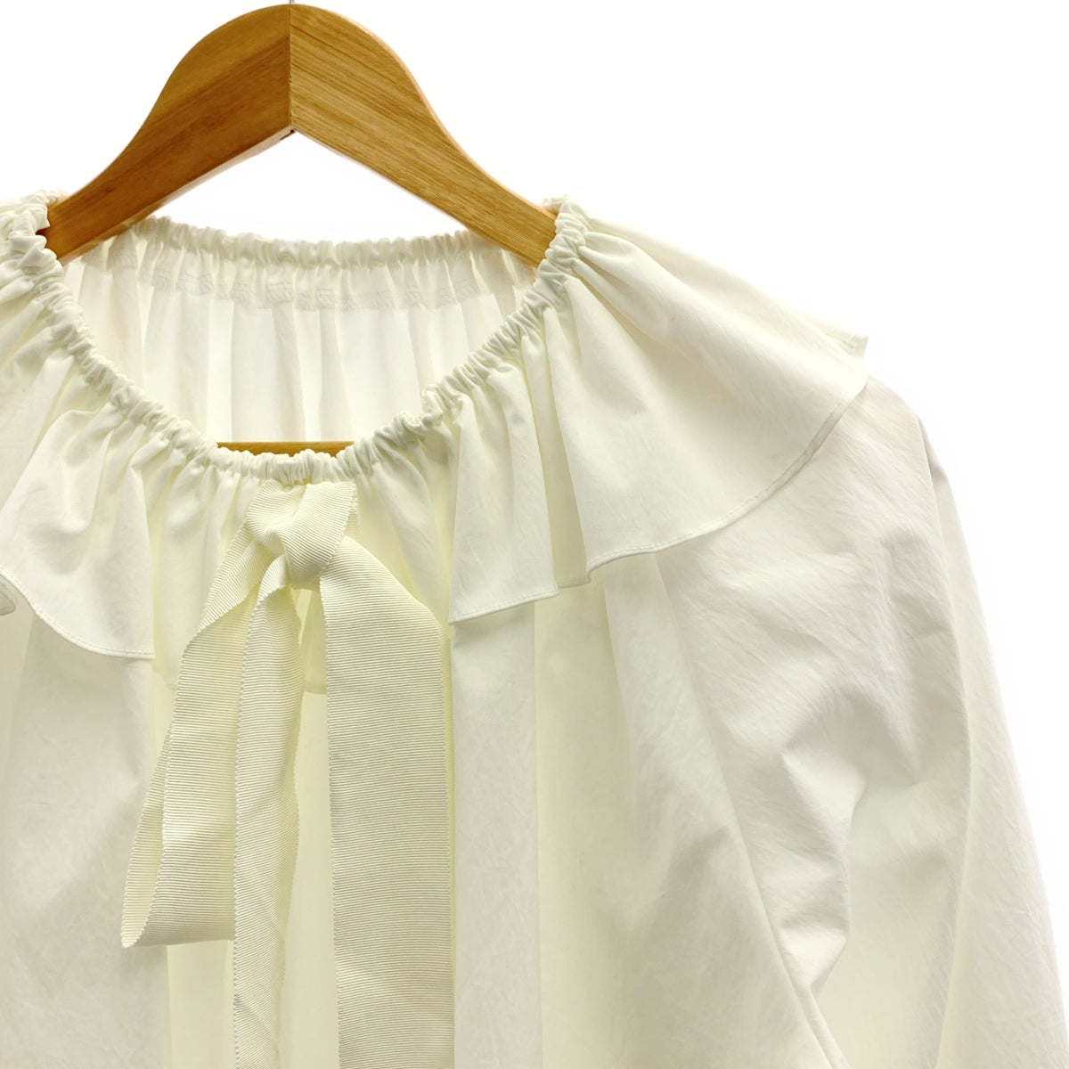 [狀況極佳] Bluelea | 蝴蝶結褶皺襯衫 | F碼 | 白色 | 女款