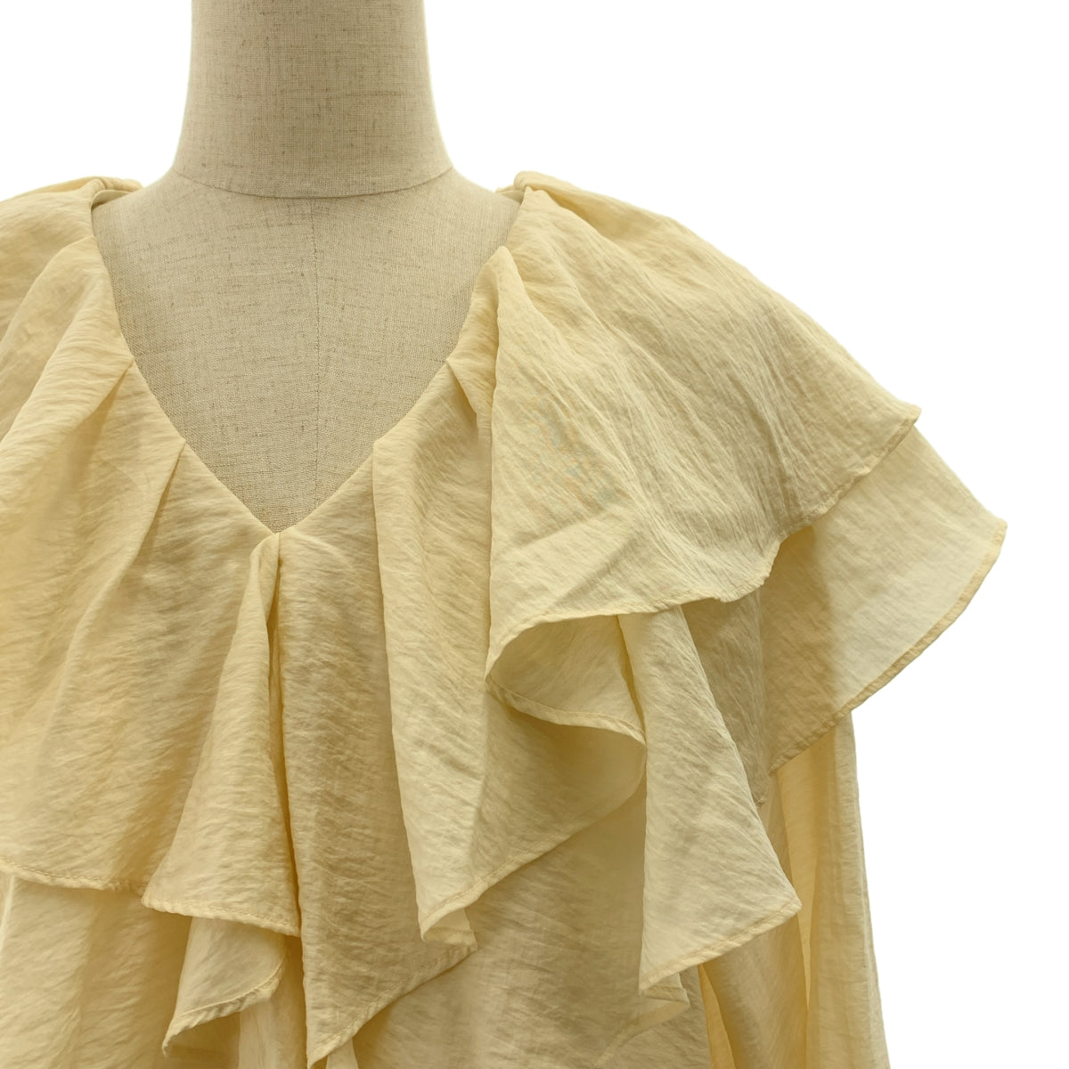 DEPAREILLE | 荷葉邊領襯衫 | 尺寸 38 |