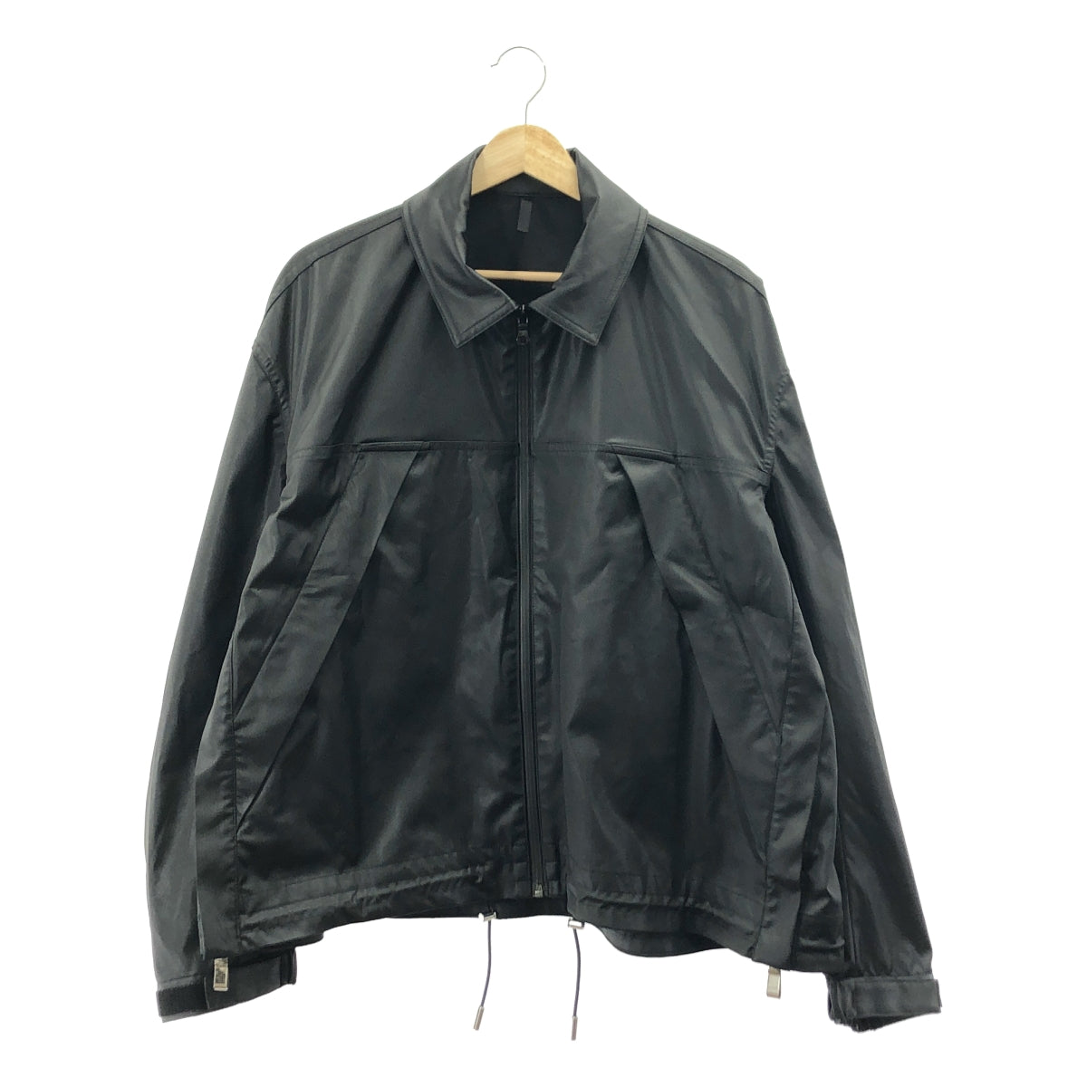 [狀況良好] Licht Bestreben | 2024 秋冬 |人造皮革側拉鍊開衩 CWU 外套 | SHOPBOP尺寸 2 |黑色|男士