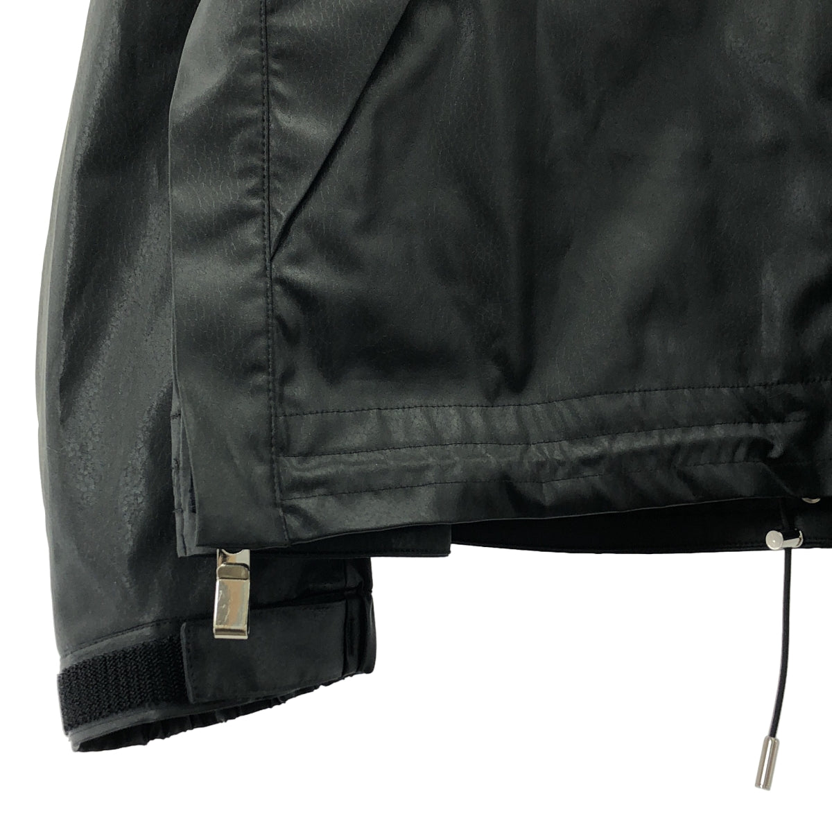 [狀況良好] Licht Bestreben | 2024 秋冬 |人造皮革側拉鍊開衩 CWU 外套 | SHOPBOP尺寸 2 |黑色|男士