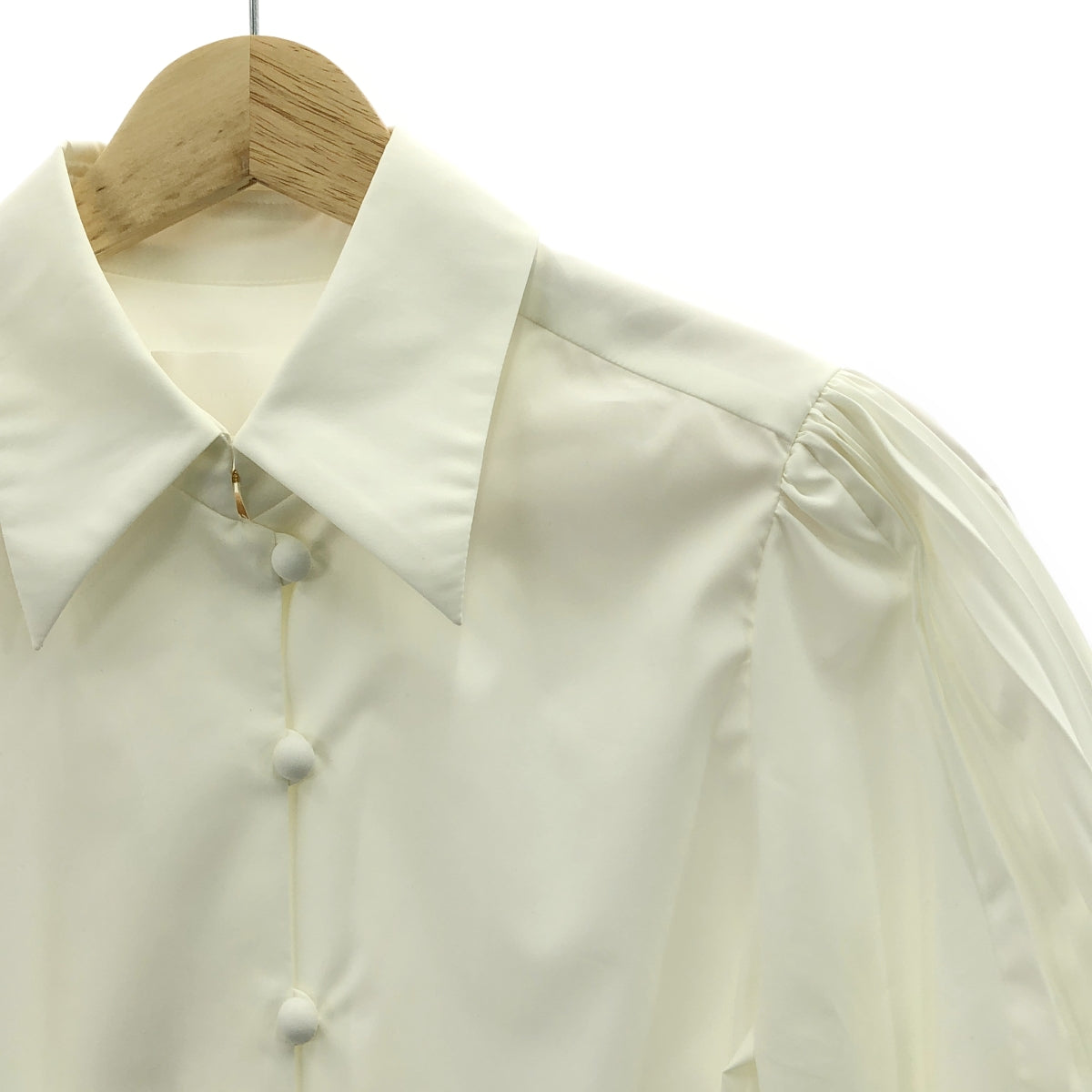 [狀況極佳] Mame Kurogouchi | 弧形褶襯衫 | 尺寸 1 | 白色 | 女款