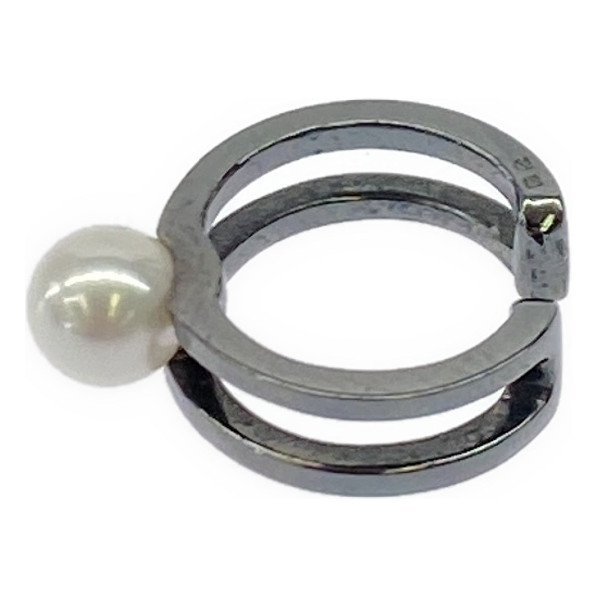 MIKIMOTO / 미키모토 | PASSIONNOIR 진주 이어 커프 | 블랙 / 화이트 | 여성