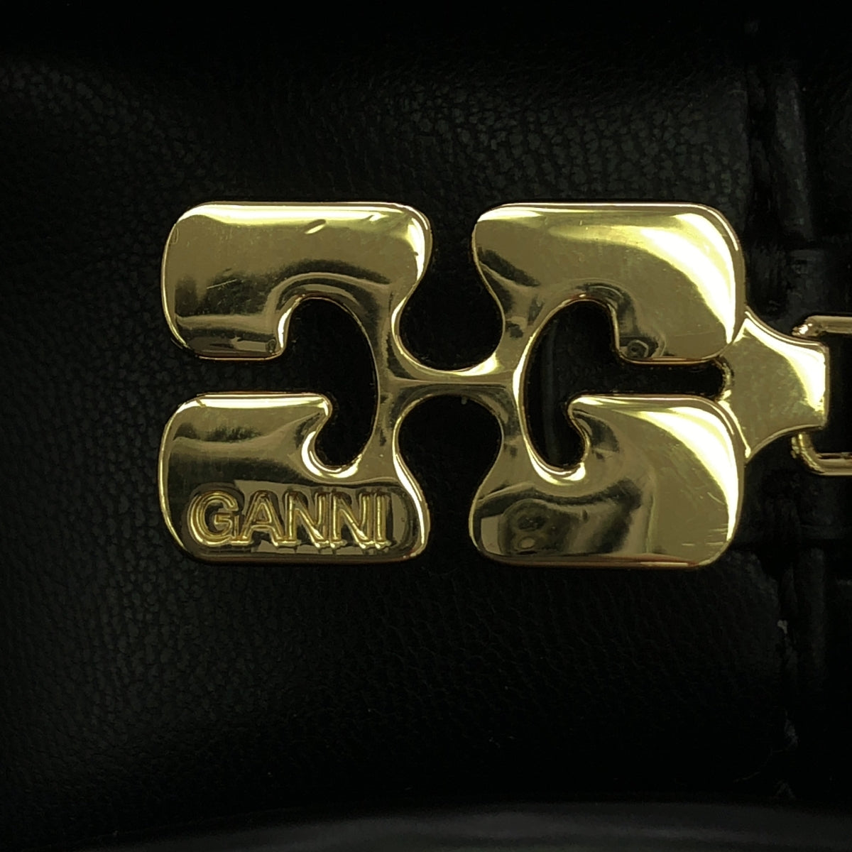 【美品】  Ganni / ガニー | BUTTERFLY CROSSBODY / バタフライ クロスボディ 2way ショルダー付き レザー ハンドバッグ | one size | ブラック | レディース