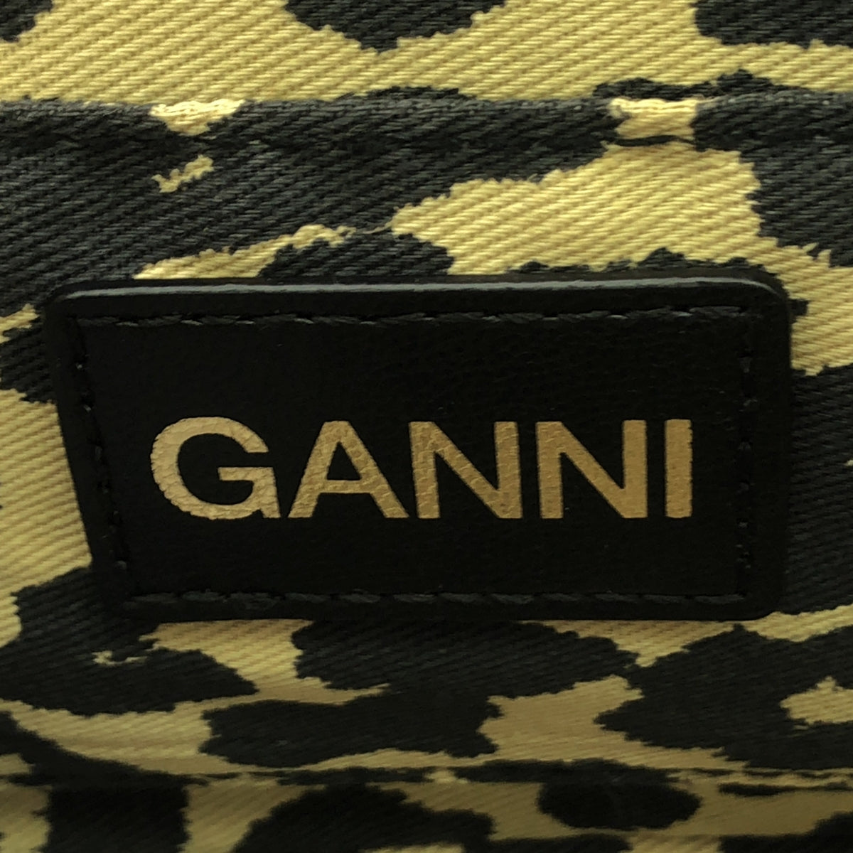 【美品】  Ganni / ガニー | BUTTERFLY CROSSBODY / バタフライ クロスボディ 2way ショルダー付き レザー ハンドバッグ | one size | ブラック | レディース