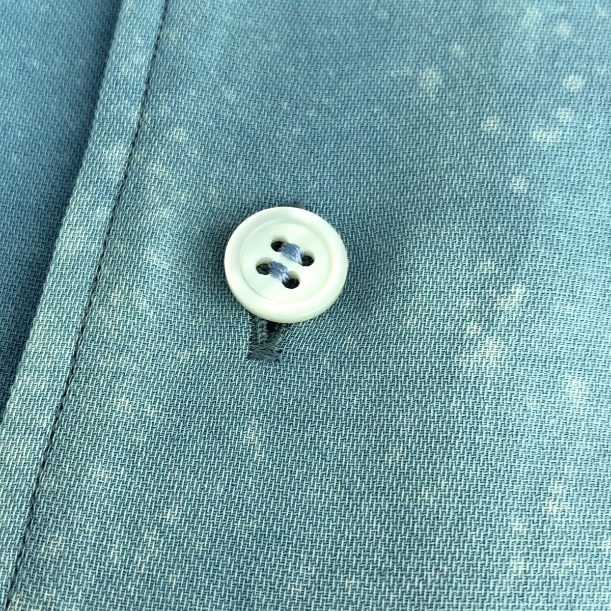 山內 | 靛藍染色棉質長袍與修身領襯衫 | 4 |