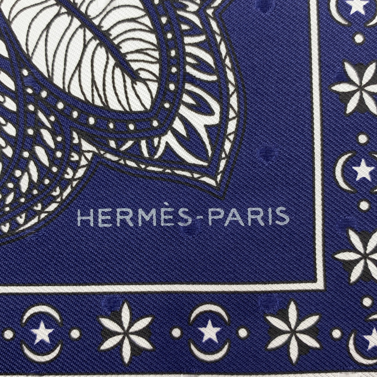 HERMES / 헤르메스 | 카레 55 / Le Jardin de la Maharani 마하라니 정원 실크 스카프 스톨 |