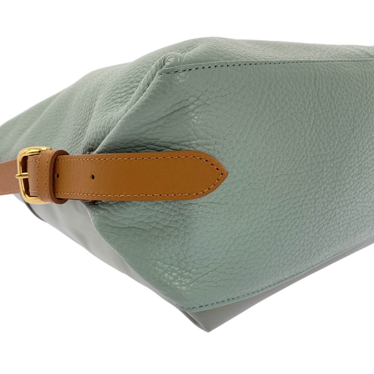 她的日程表 | 帶有標誌的雙向單肩包和 0 秒背包 |