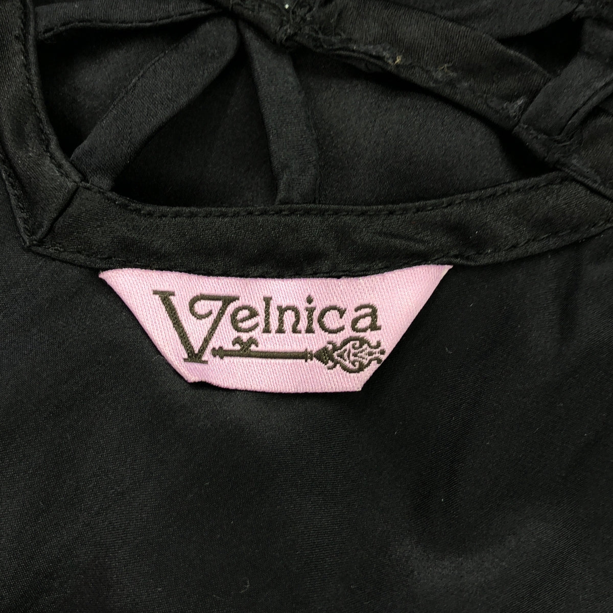Velnica / ヴェルニカ | シルク ビジュー クロス ワンピース | ブラック | レディース