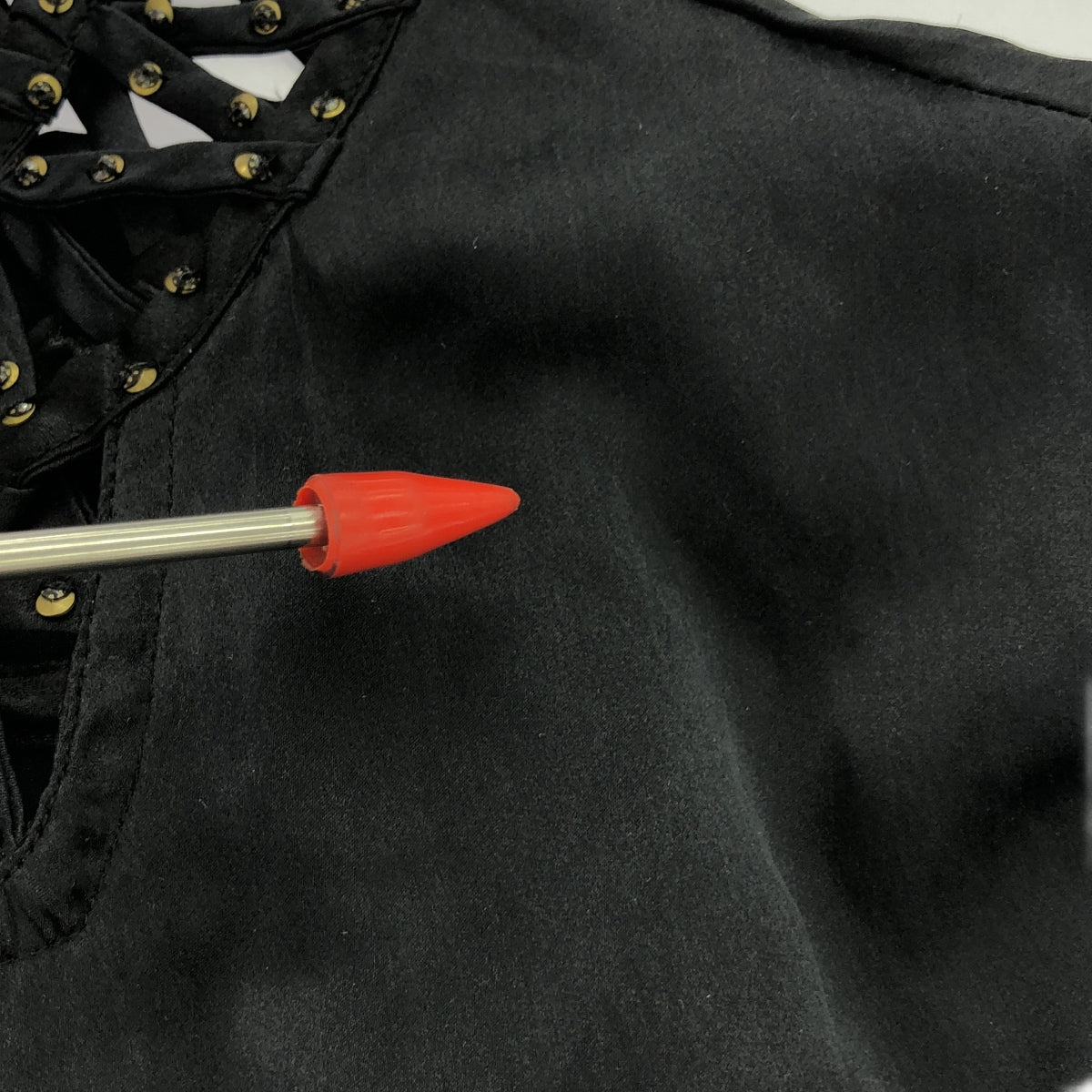 Velnica / ヴェルニカ | シルク ビジュー クロス ワンピース | ブラック | レディース