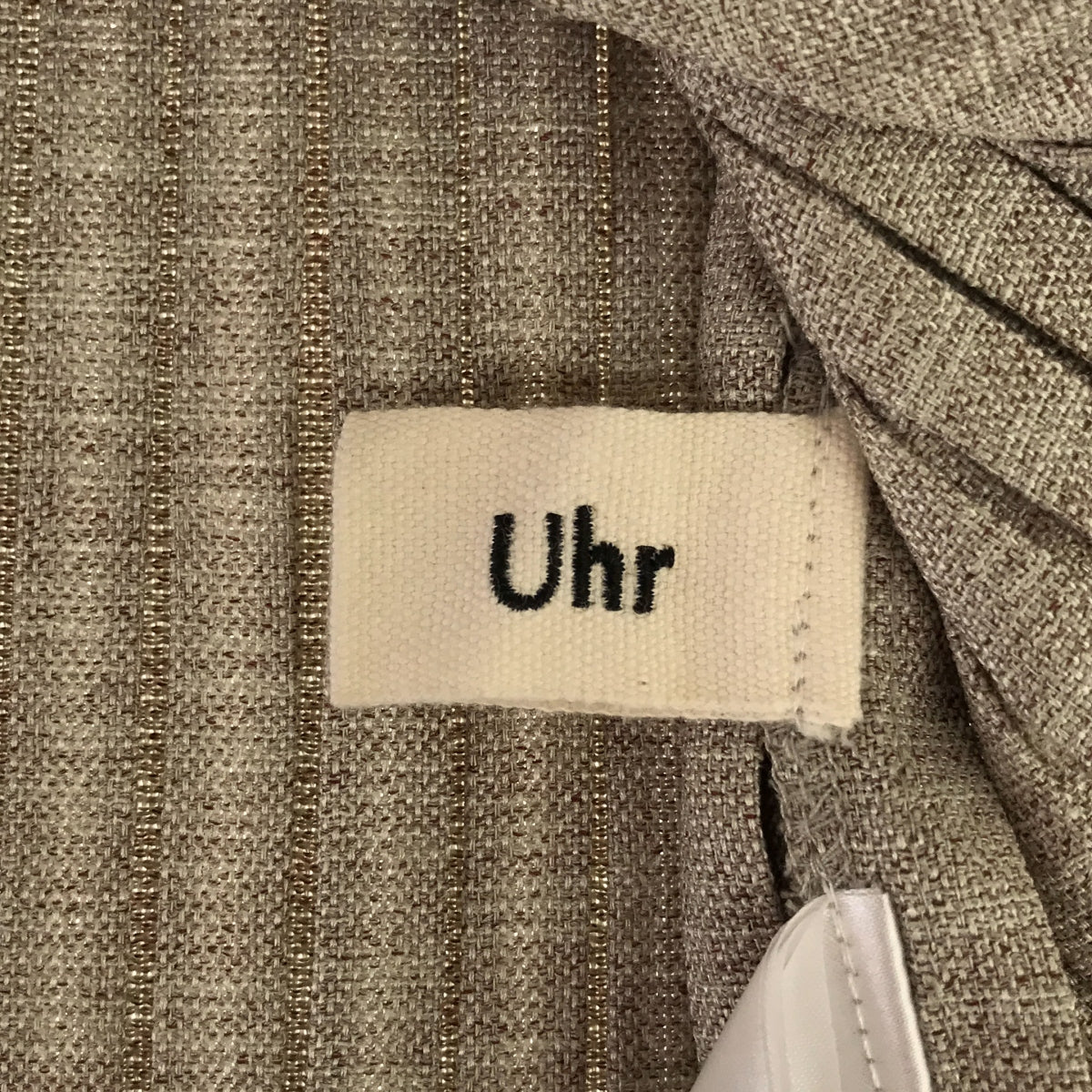 Uhr / ウーア | プリーツ カットオフ ブラウス | ベージュ | レディース