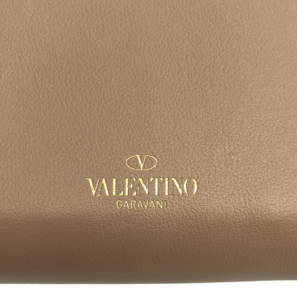 [品相良好] VALENTINO GARAVANI |鉚釘皮革錢包| UNI |米色 |女性的