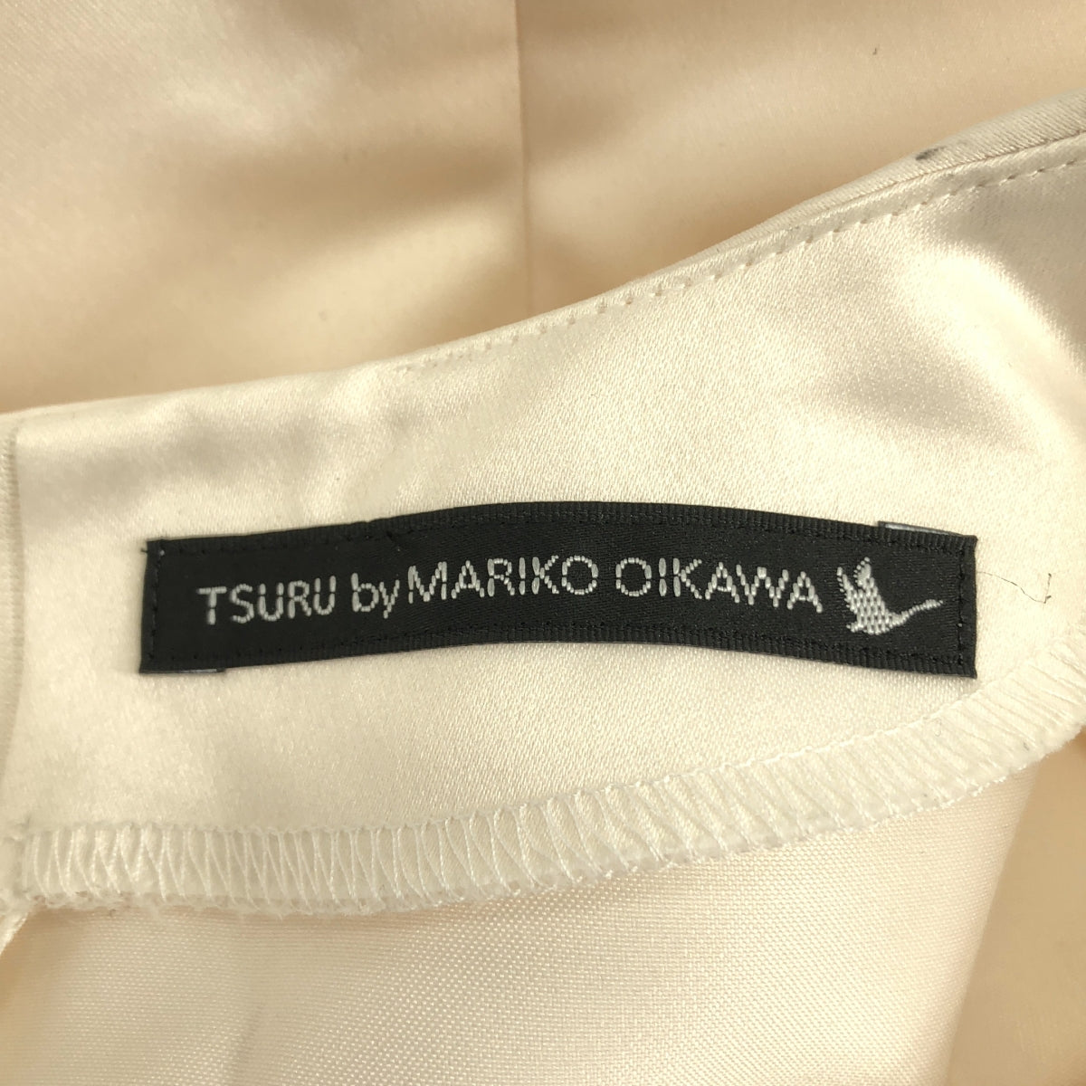 及川真理子 | TSURU緞面荷葉邊襯衫/襯衫 |