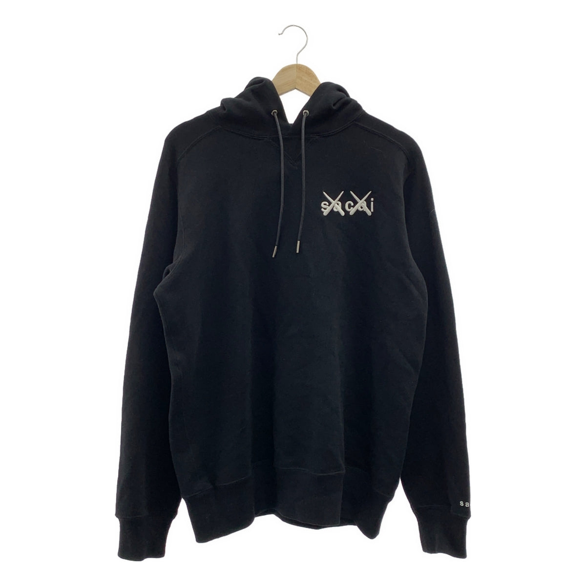 sacai | 2021 春夏系列 | x KAWS 標誌刺繡連帽衫 | 尺寸 2 | 男款