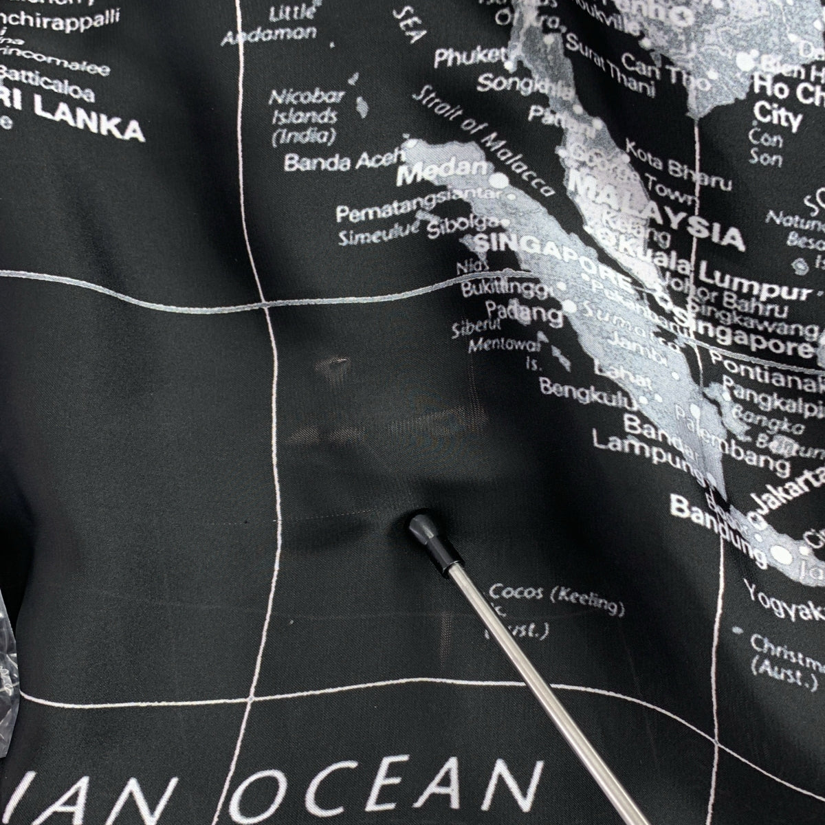 sacai / サカイ | WORLD MAP ワールドマップ / プリーツ プリント ロングワンピース | 1 |