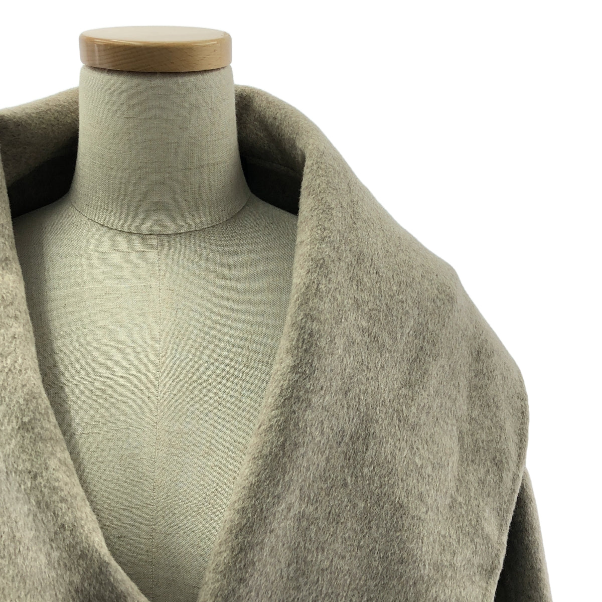 [狀況極佳] BULLY | 2023 秋冬 | Deuxieme Classe 披肩領羊毛長版大衣 | 尺寸 42 | 米色 | 女款