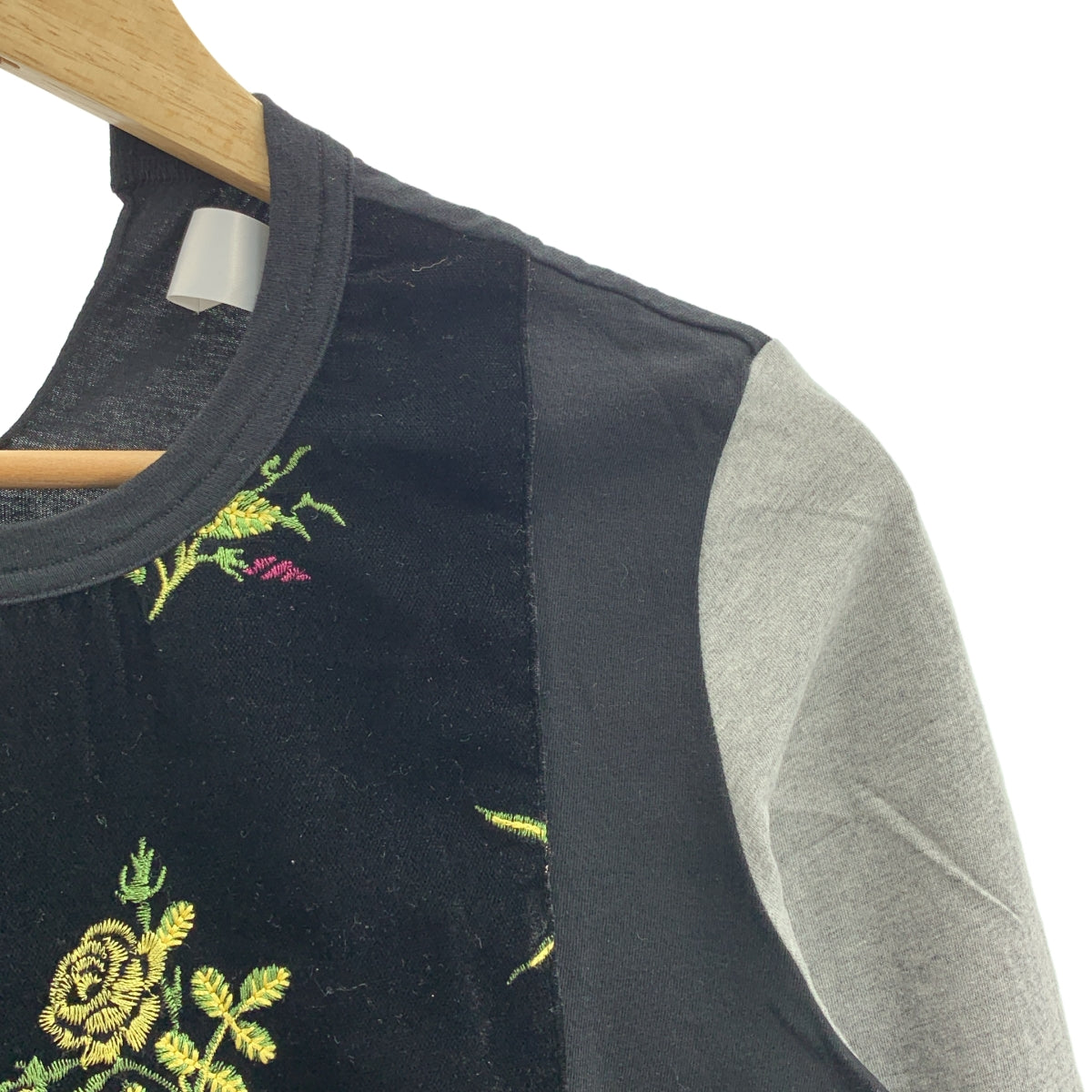 tao COMME des GARÇONS | 2022 秋冬 | 天鵝絨刺繡側開衩上衣 | M碼 | 黑色/紫/灰 | 女款