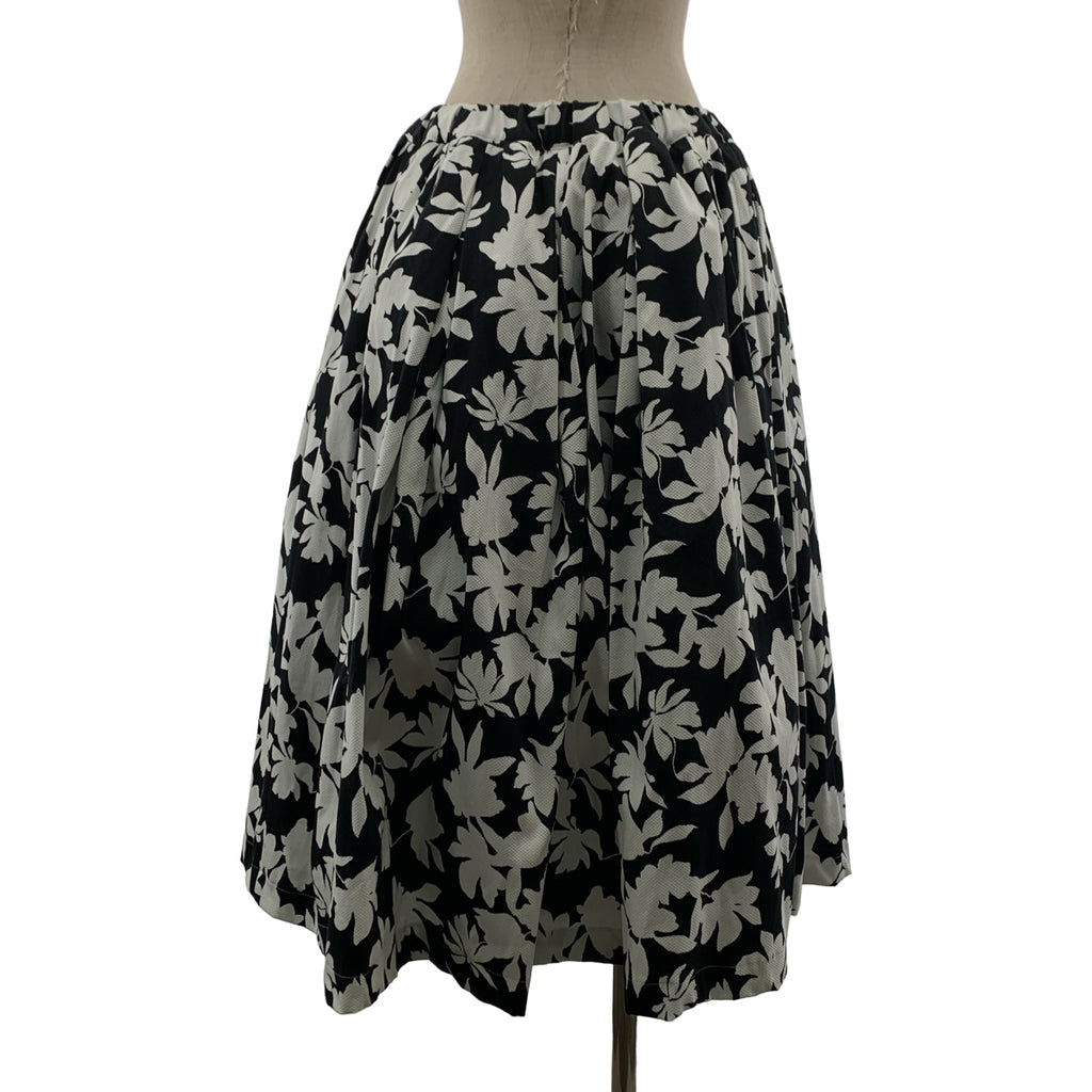 [品相良好] COMME des GARCONS COMME des GARCONS / Comme des | 2025 春夏 |花卉印花薄紗寬鬆褶皺半身裙| SHOPBOP S |黑/白|女性的