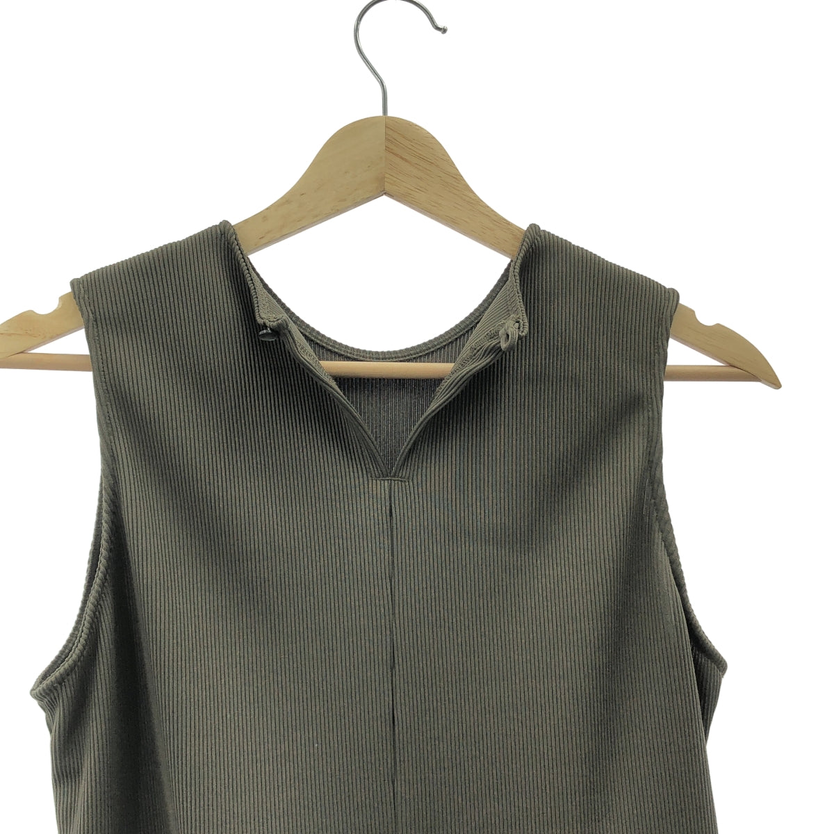 第三期雜誌 | [Marisol 獨家] 涼爽觸感後開衩連身裙 | 2 | 女裝