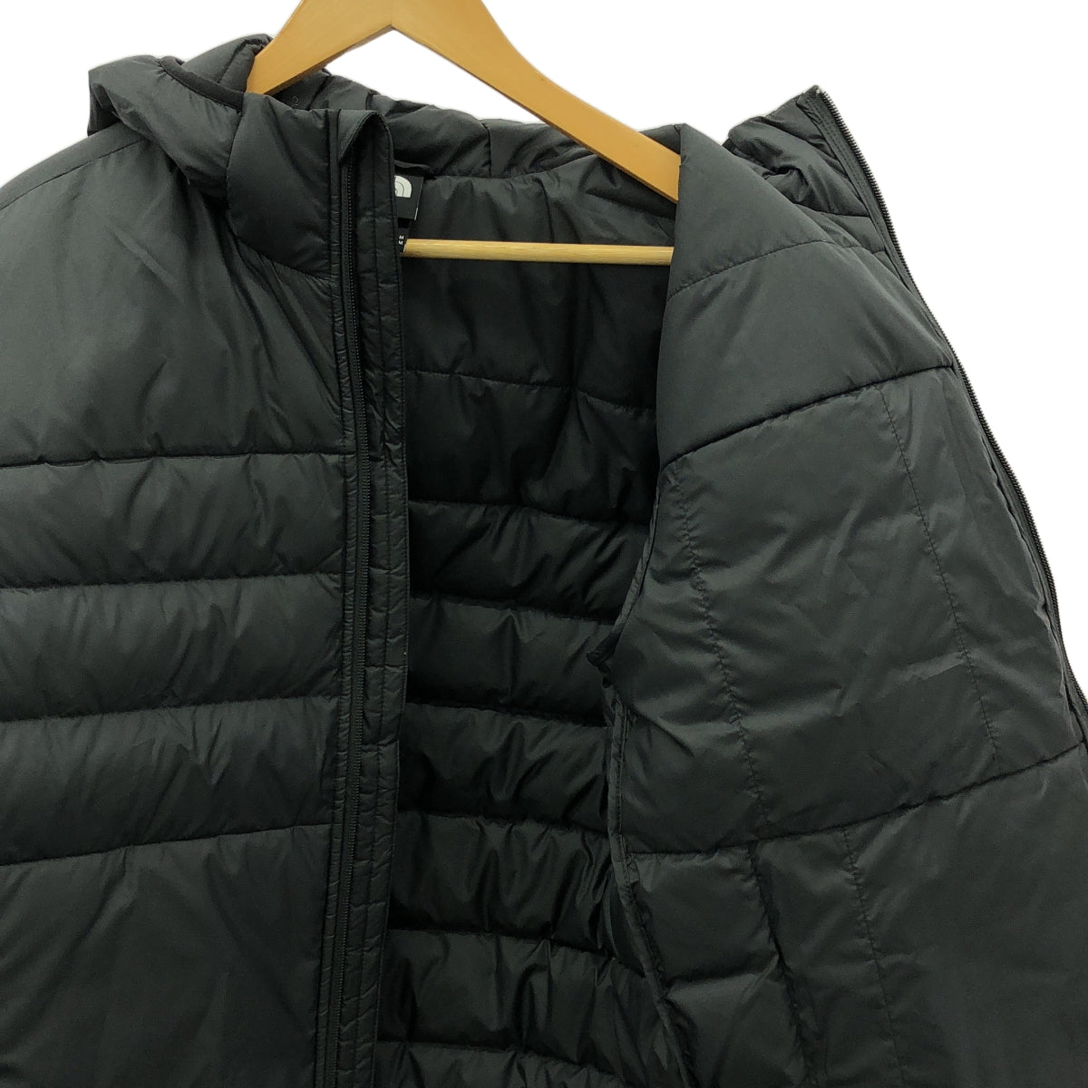 [狀況良好] THE NORTH FACE / 北面 | Aconcagua 2 連帽 / NF0A4R26 羽絨衣連帽衫 | M | 黑色 | 男款
