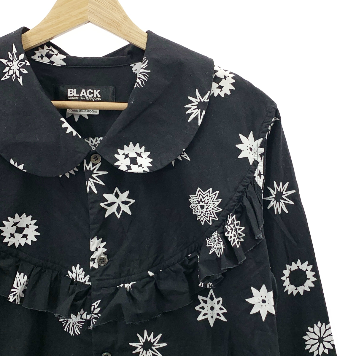 BLACK COMME des GARCONS / ブラックコムデギャルソン | 2024SS | × Filip Pagowski / Ruffled Shirt ラウンドカラーシャツ | M | ブラック/ホワイト | レディース