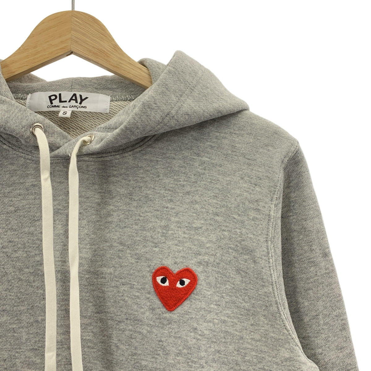【미품】 PLAY COMME des GARCONS / 플레이 콤 데 갤슨 | AD2023 / 9 | 하트로고 패치 후디 | S | 그레이 | 여성