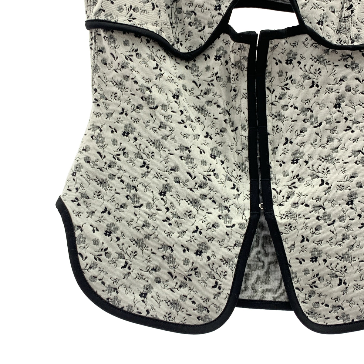 Mame Kurogouchi / 마메쿠로고우치 | 2025AW | Floral Jacquard Fraise Stitch Camisole Top 플로럴 자카드