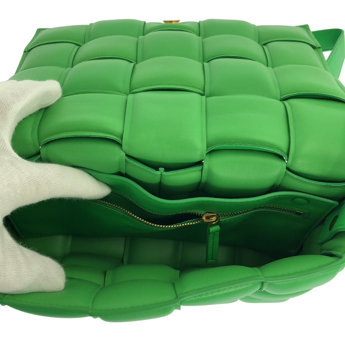 BOTTEGA VENETA / 보테가 베네타 | 패데드 카세트 숄더백 / 램 스킨 |