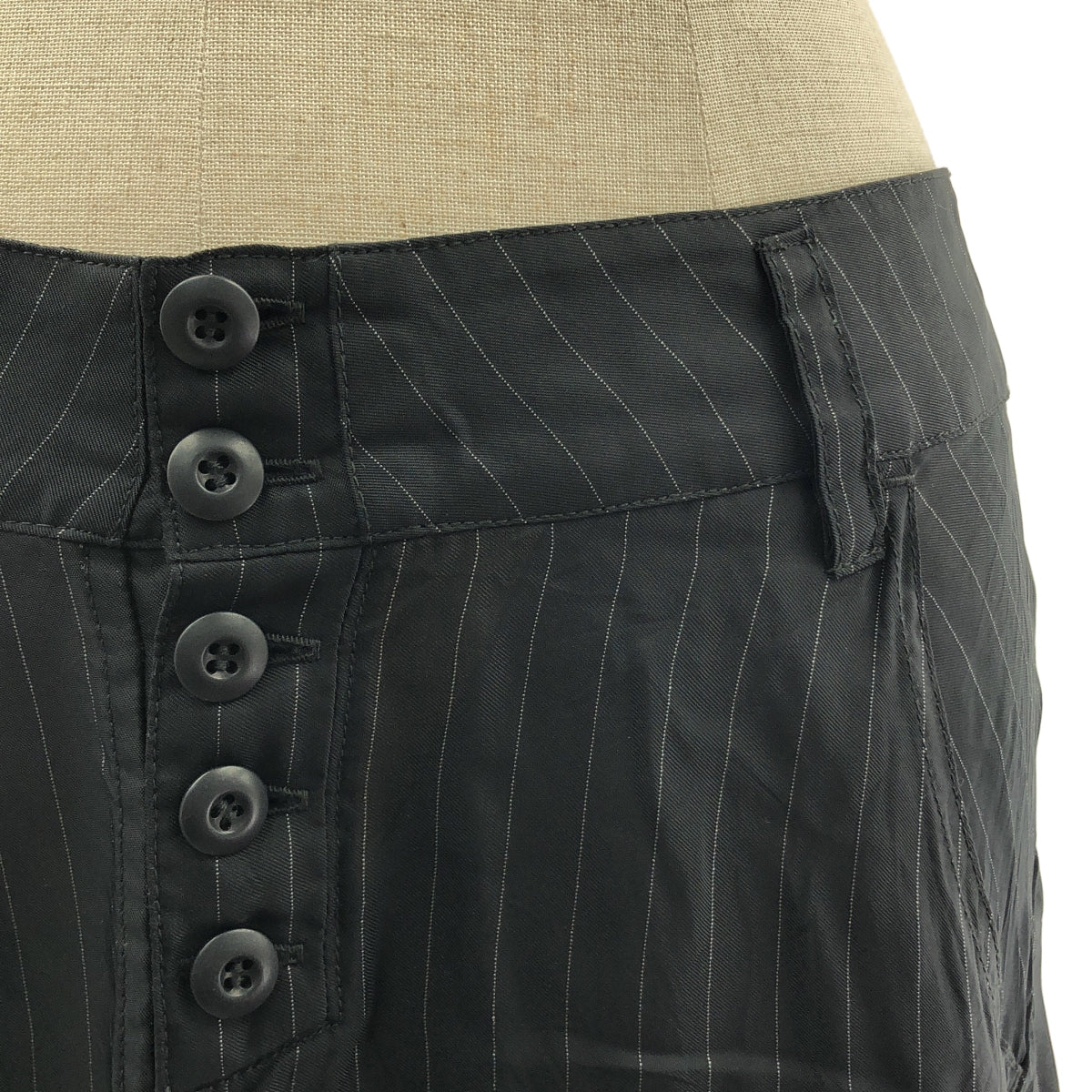 mukcyen / 무샨 | 2025SS | ST LINING SKIRT 스트라이프 슬릿 스커트 | 00 |