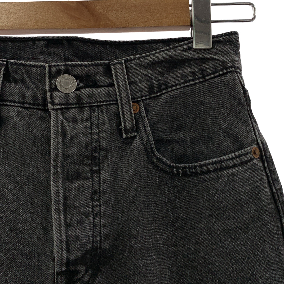 【美品】  Levi's / リーバイス | × BIOTOP Premium 501CROP / ブラックデニム パンツ ジーンズ | 25 | チャコールグレー系 | レディース