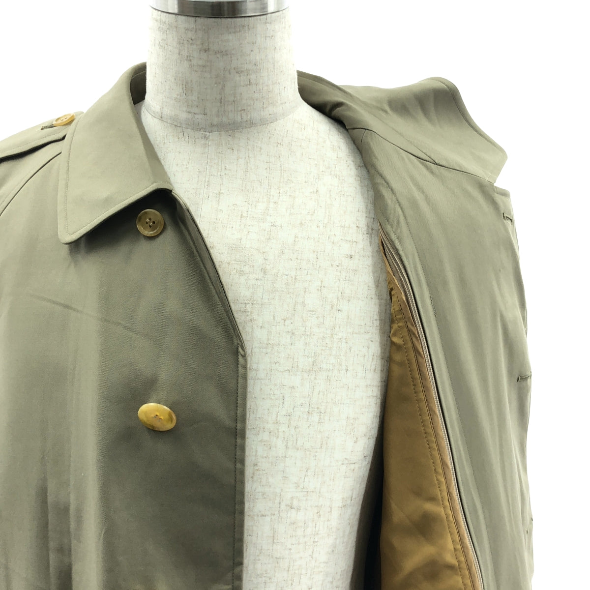 [狀況極佳] 博柏利 | 1980 年代 | 滯銷庫存超大號風衣，帶可拆卸內襯 | 全襯裡 Nova 格紋 | 尺碼 94 (175) | 米色 | 男款