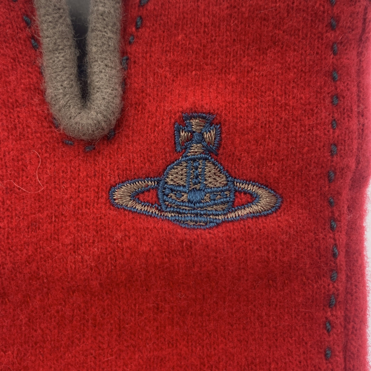 [狀況極佳] Vivienne Westwood | 羊毛球刺繡 Patagonia 生態羊毛開衩手套 | 紅色 | 女款