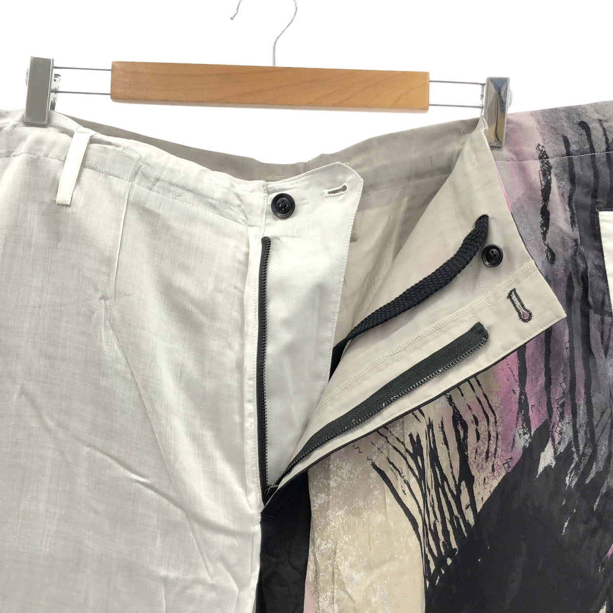 [近乎全新] 山本耀司男士 | 2025SS | 灰色印花長褲 | 灰色印花人造絲長褲 | 尺寸 3 | 白色 | 男款